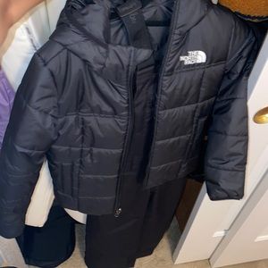 The north face freedom BIB and jacket kids size 6 black